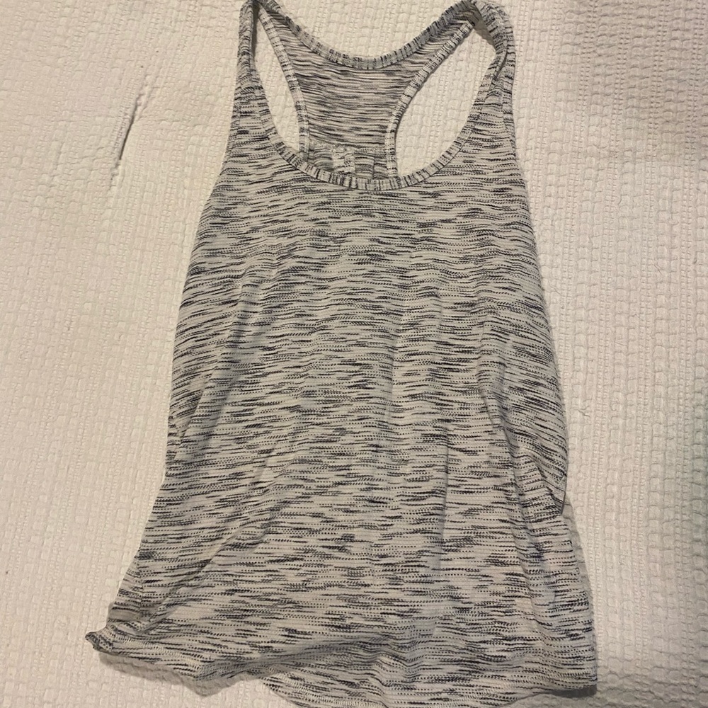 Lululemon size 6 tank
